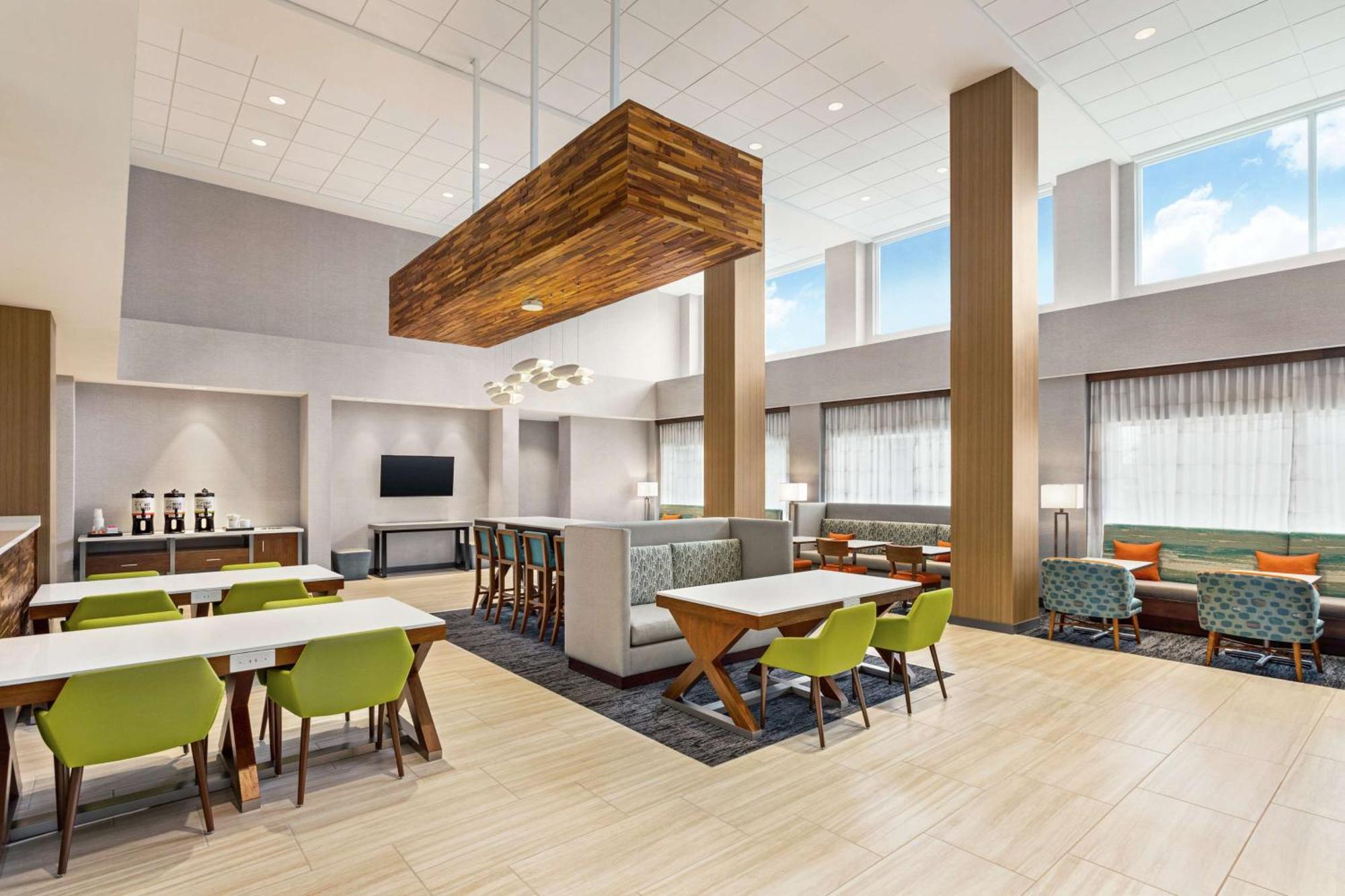 Hampton Inn & Suites Miami, Kendall, Executive Airport Country Walk Exterior photo